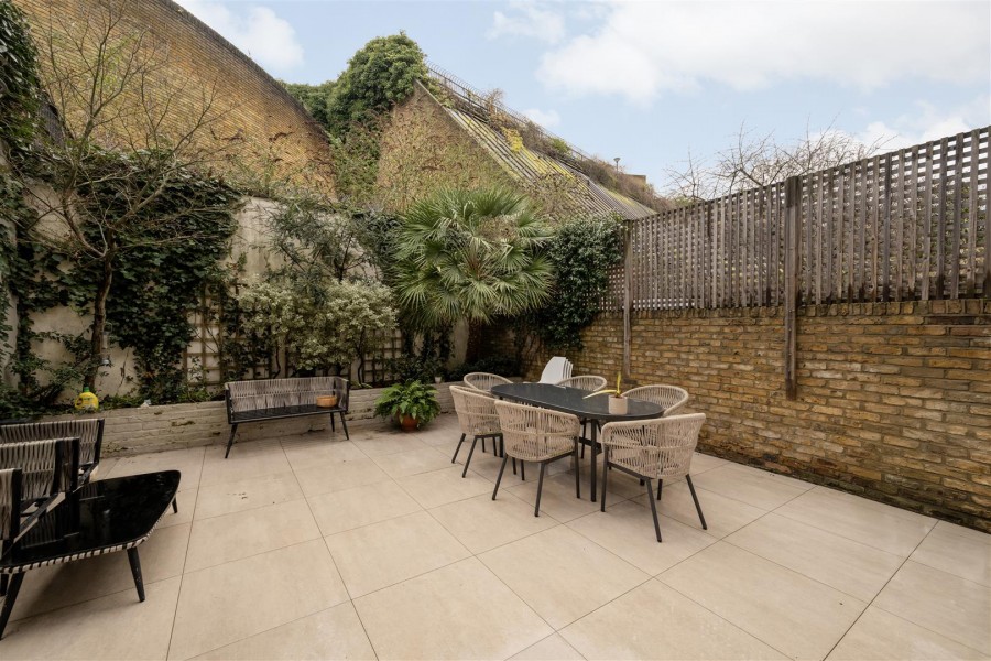 Images for Warwick Gardens, Kensington W14